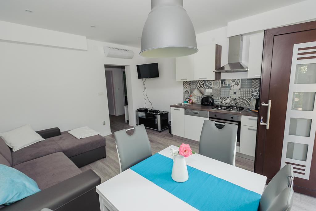 Dadule Apartments Podstrana Rum bild